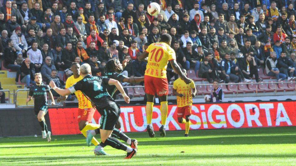 Kayserispor Adana Demirspor’u ağırlıyor